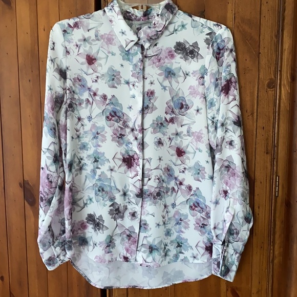 H&M Tops - H&M flowers shirt white size 8